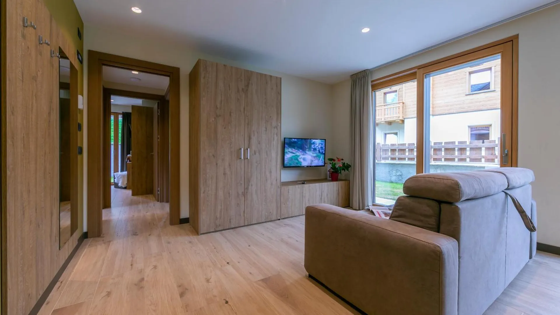 Casa Giardino Ski In - Ski Out 100M - Happy Rentals Livigno