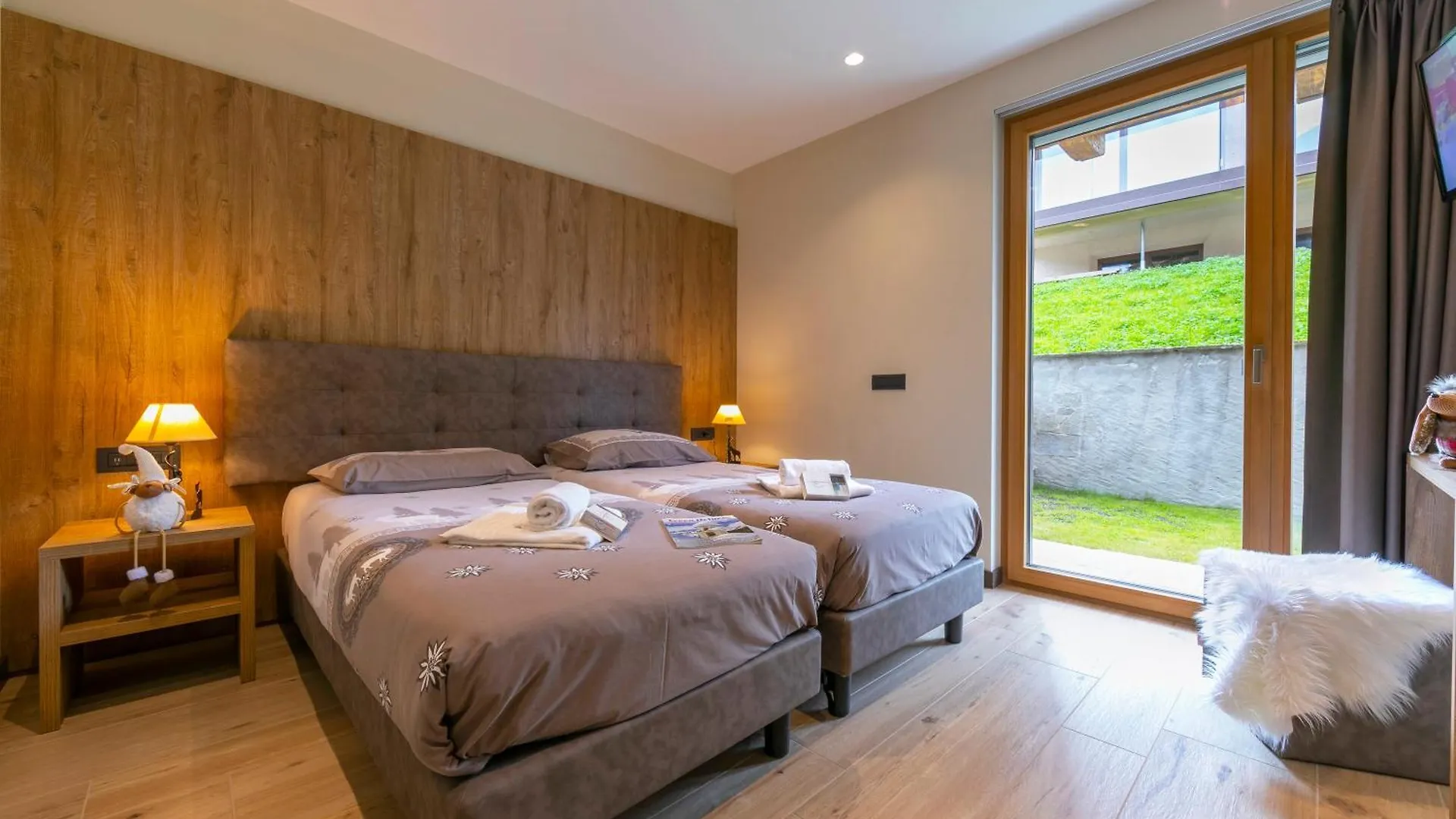 Apartment Casa Giardino Ski In - Ski Out 100M - Happy Rentals Livigno Italy