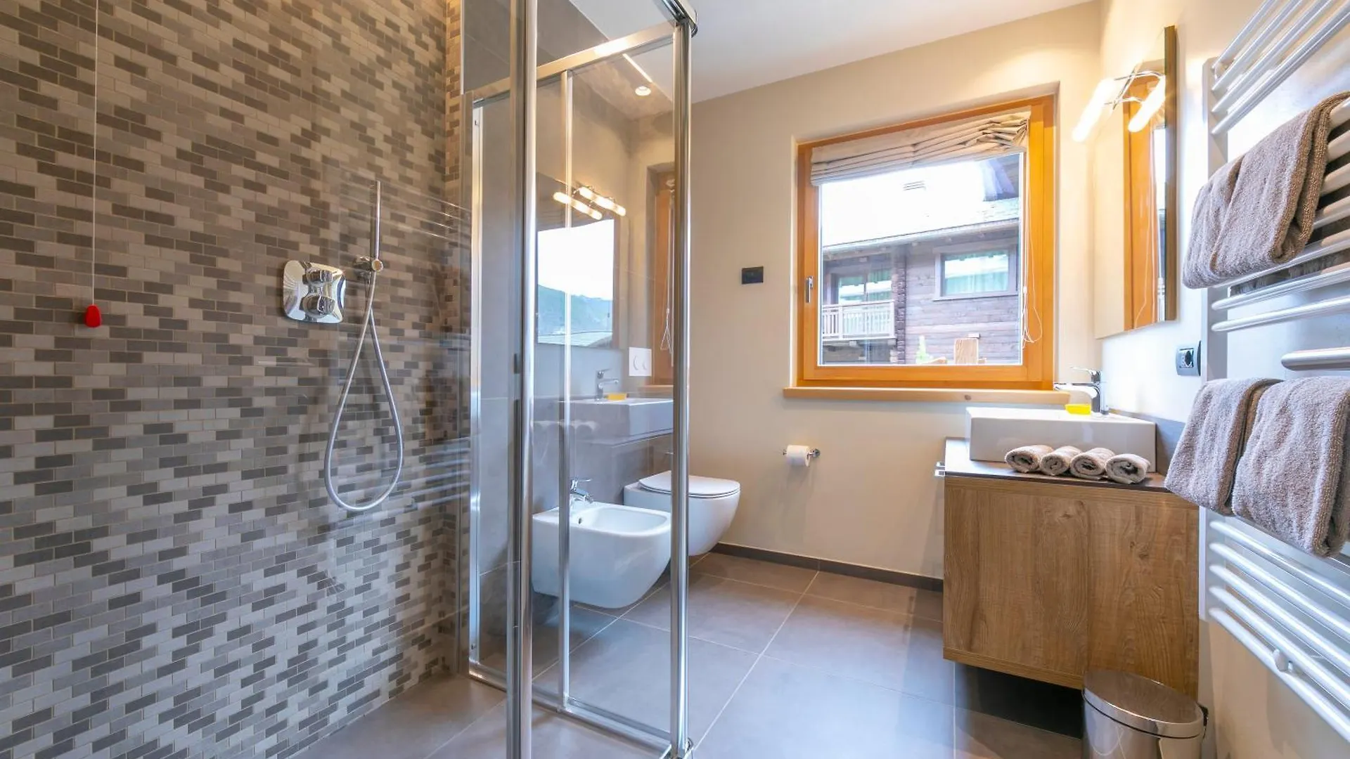 Apartment Casa Giardino Ski In - Ski Out 100M - Happy Rentals Livigno