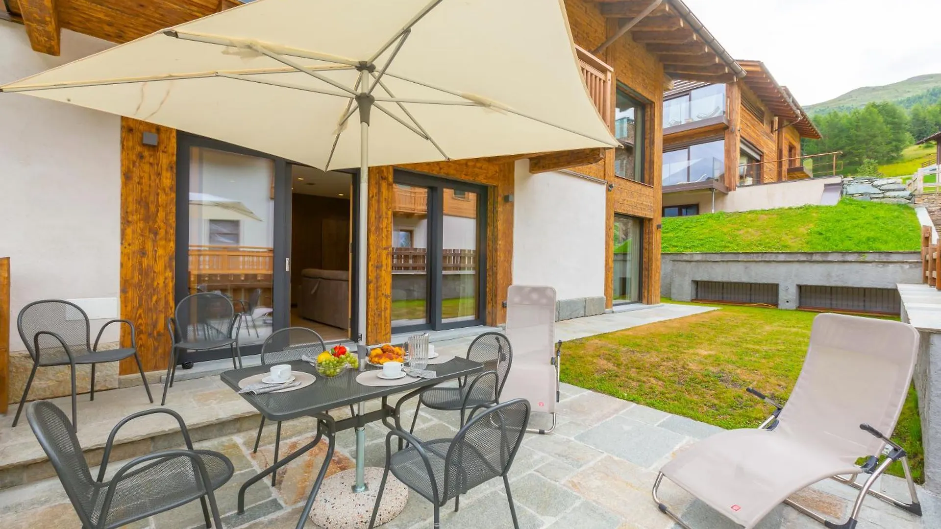 Casa Giardino Ski In - Ski Out 100M - Happy Rentals Livigno Italy