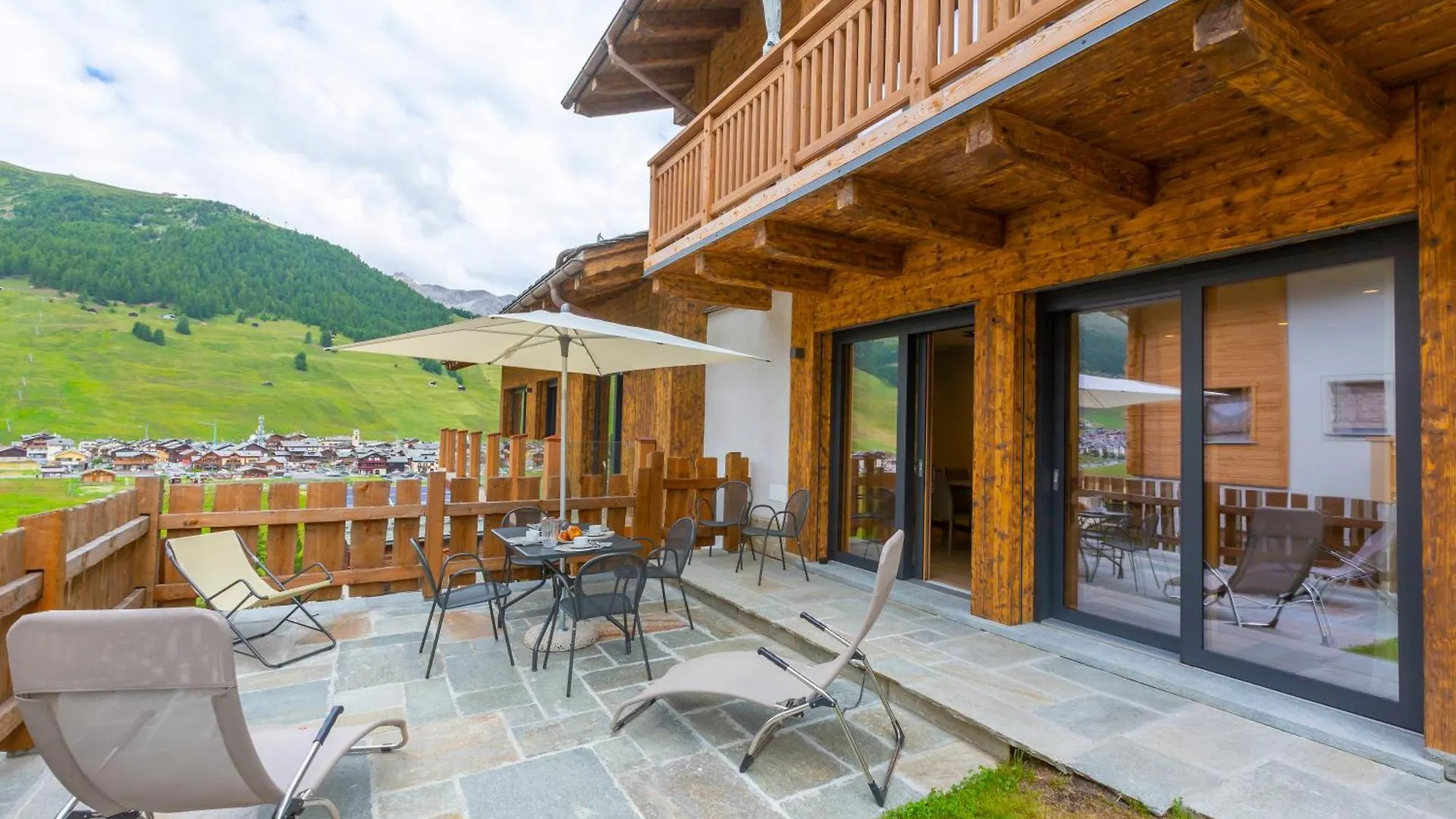 Casa Giardino Ski In - Ski Out 100M - Happy Rentals location